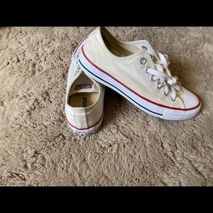 Low converse shoes